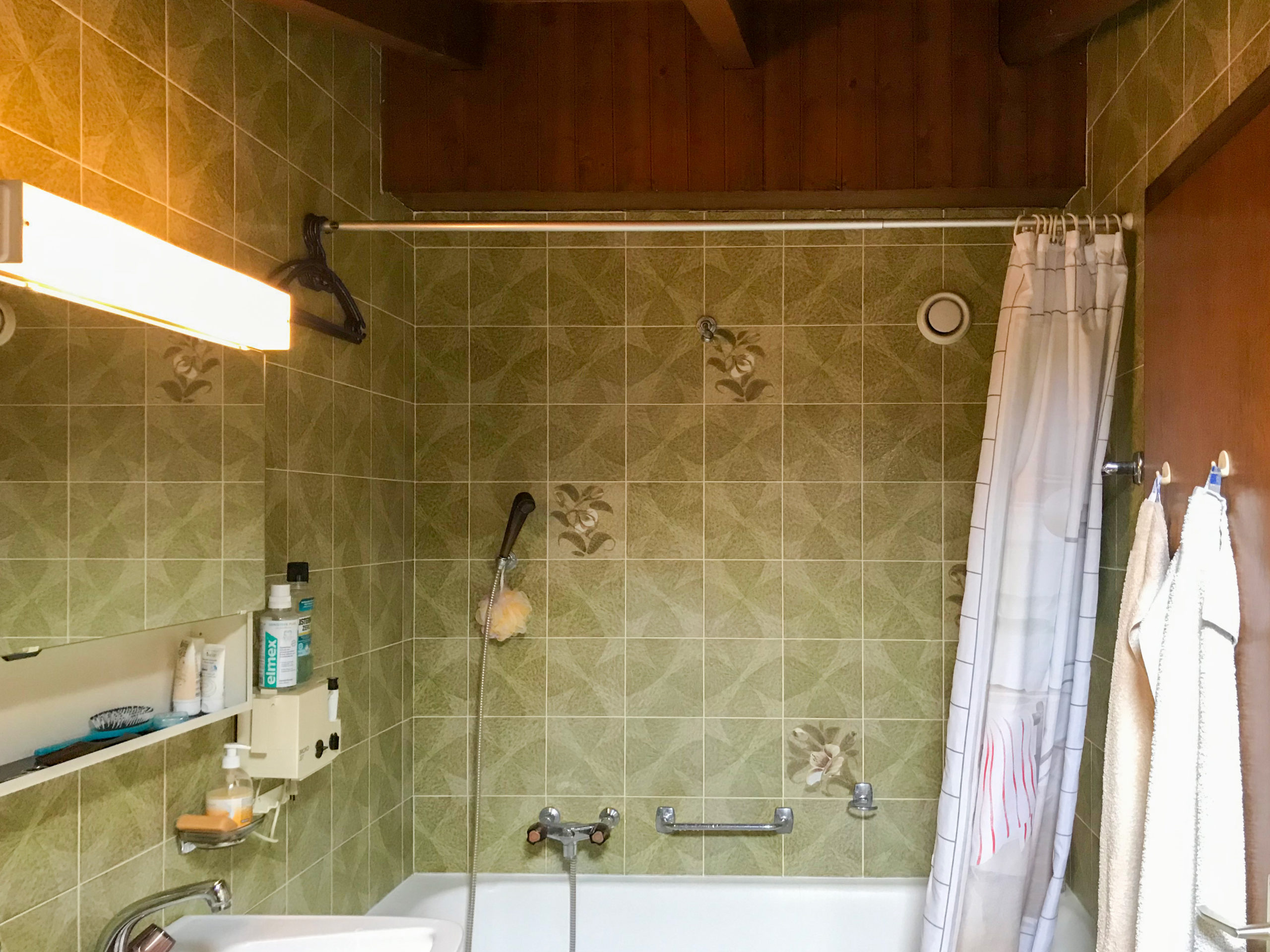 Venthône salle de bain avant